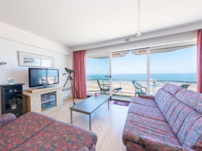 Bright apartment with sea-views